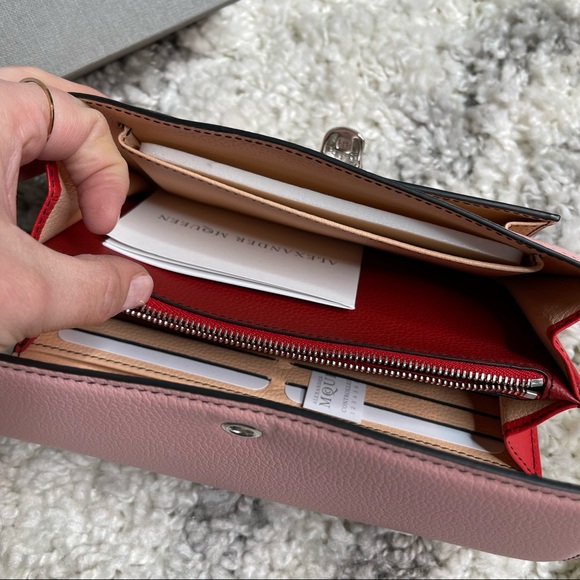 Alexander McQueen Skull Wallet Crossbody Bag on Silver Chain Leather Pink - Picture 9 of 17